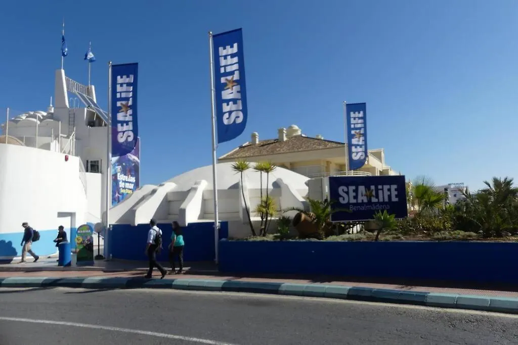 HOLIDAY RENTALS PISCINA, PLAYA PARKING a 5 min caminando del PUERTO DE Benalmádena