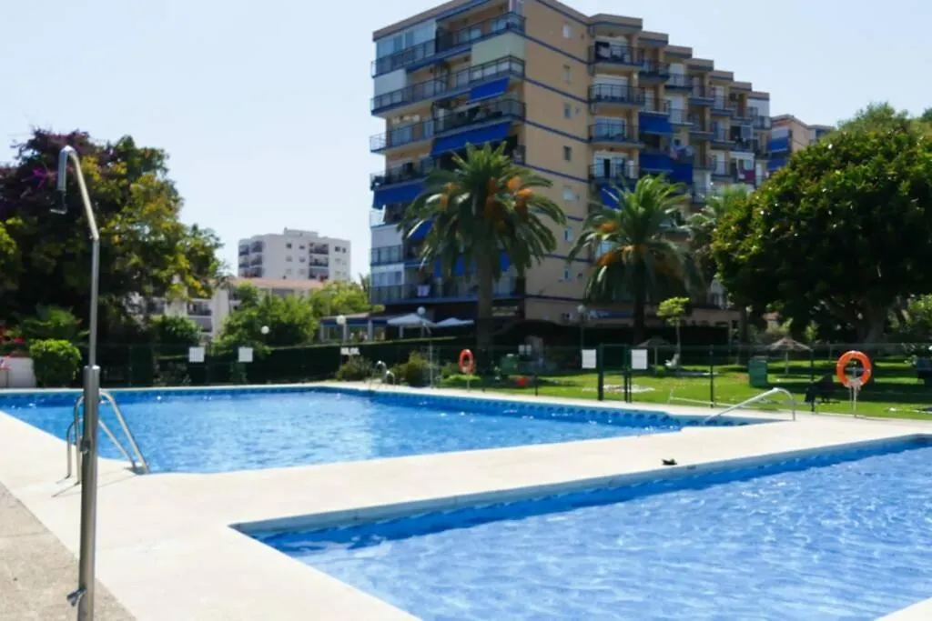 Holiday Rentals Piscina, Playa Parking A 5 Min Caminando Del Puerto De Benalmádena