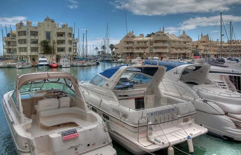 Holiday Rentals Piscina, Playa Parking A 5 Min Caminando Del Puerto De Benalmádena Lejlighed